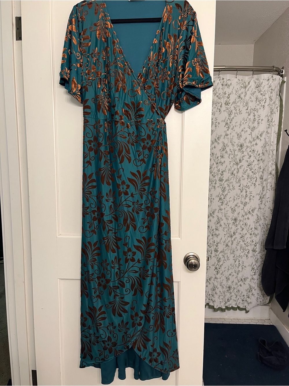 The Gorman Burn Out Velvet Midi Dress in Green Multi